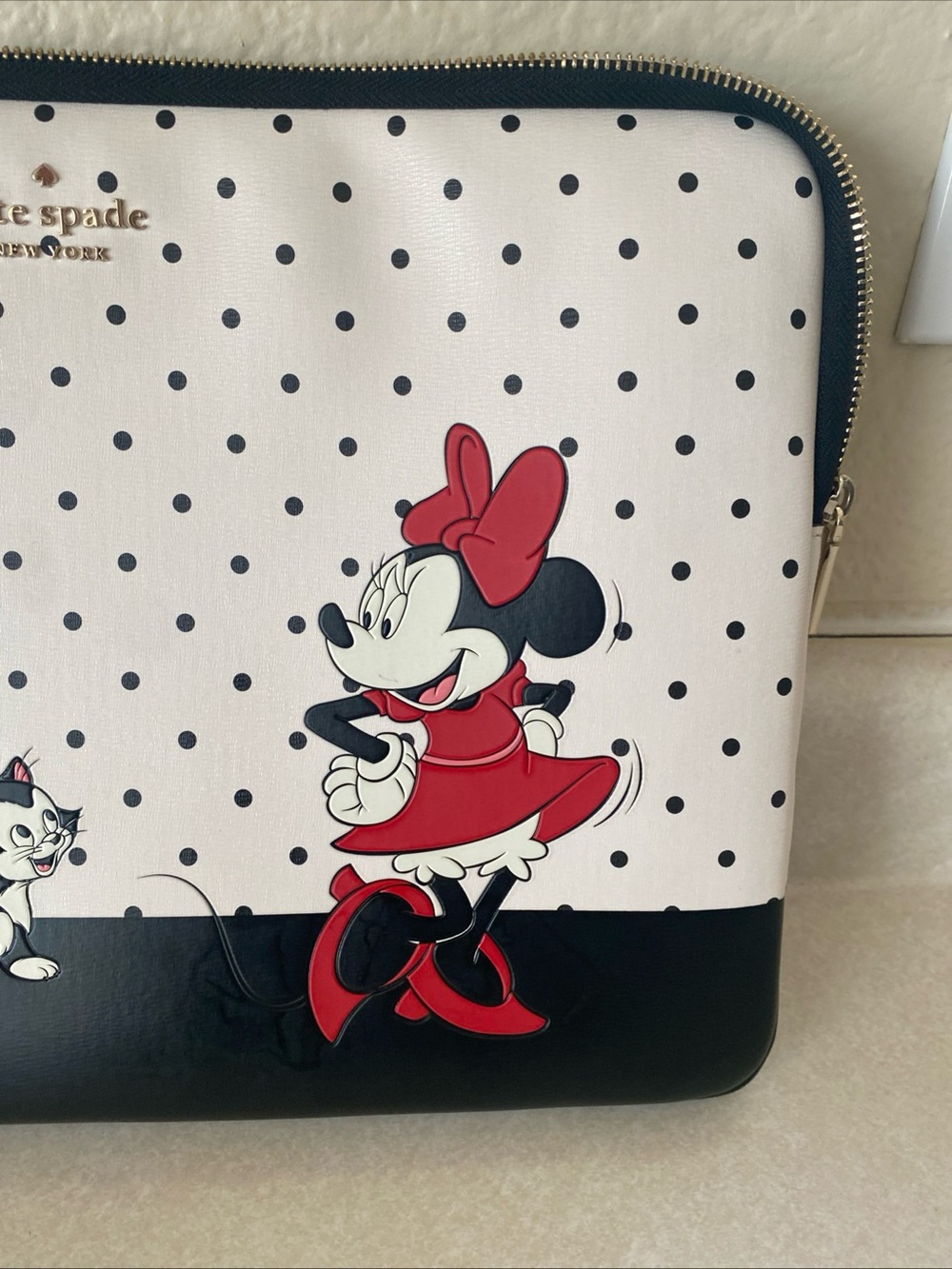 Kate Spade Disney Minnie Mouse Figaro Cat Laptop Sleeve Limited Edition - Picture 3 of 11